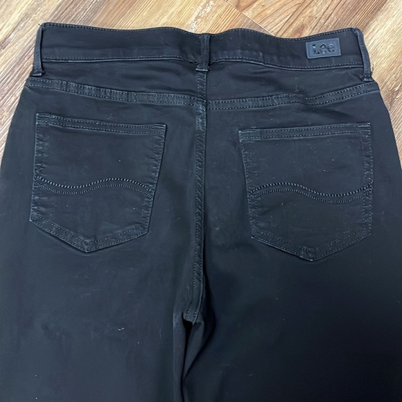 Lee Regular Fit Boot Cut Mid Rise Flex Motion Black Jeans Size 10 Short - Picture 2 of 9